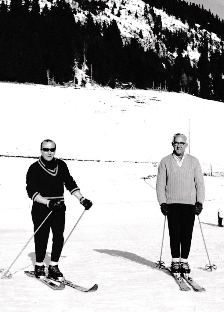 Current image: An Old Pic found at a Paris Market.